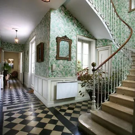 乐邦多城堡旅馆 *