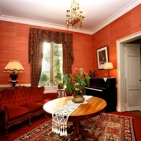 Chateau Le Baudou בית הארחה *