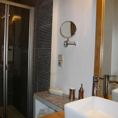 乐邦多城堡旅馆 *